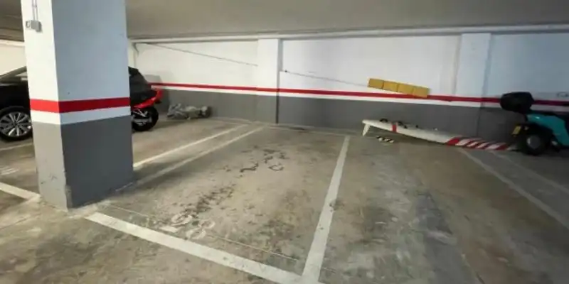 Parkplatz von Wohnung zum Verkauf in Vinaròs mit Klimaanlage, Abstellraum und Möbliert