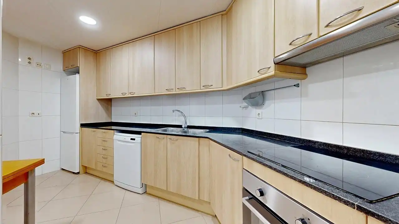 Cuina de Pis en venda en Barcelona amb Aire condicionat, Calefacció i Parquet
