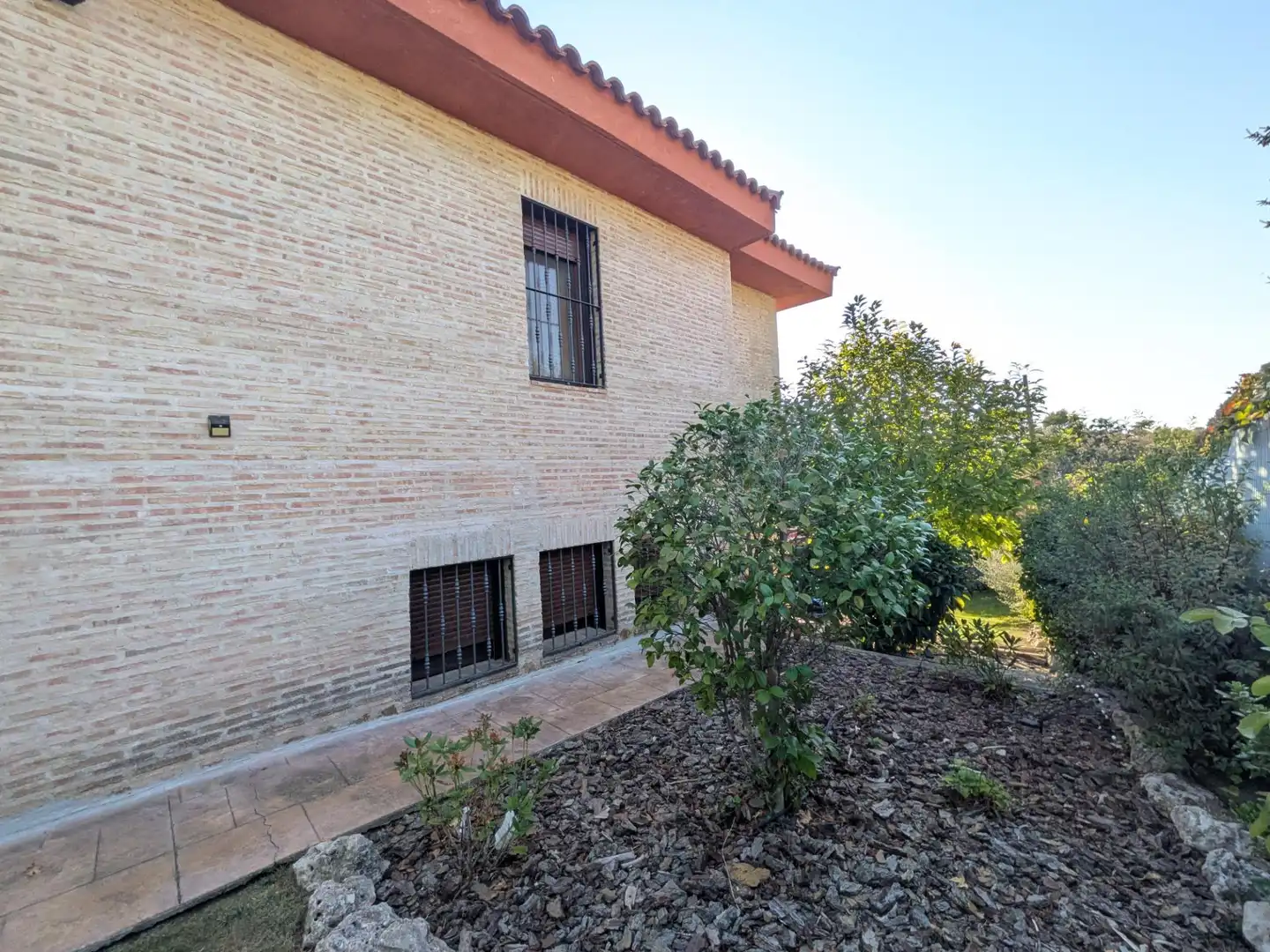 Vista exterior de Casa o xalet en venda en Valdeaveruelo amb Aire condicionat, Calefacció i Jardí privat
