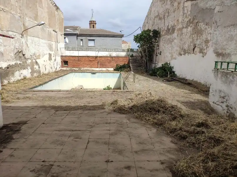 Piscina de Casa o chalet en venta en Azaila, Teruel