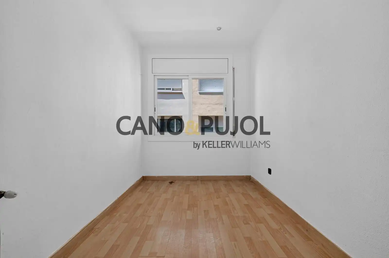 Habitación de Piso en venta en Palau-solità i Plegamans con Calefacción y Terraza