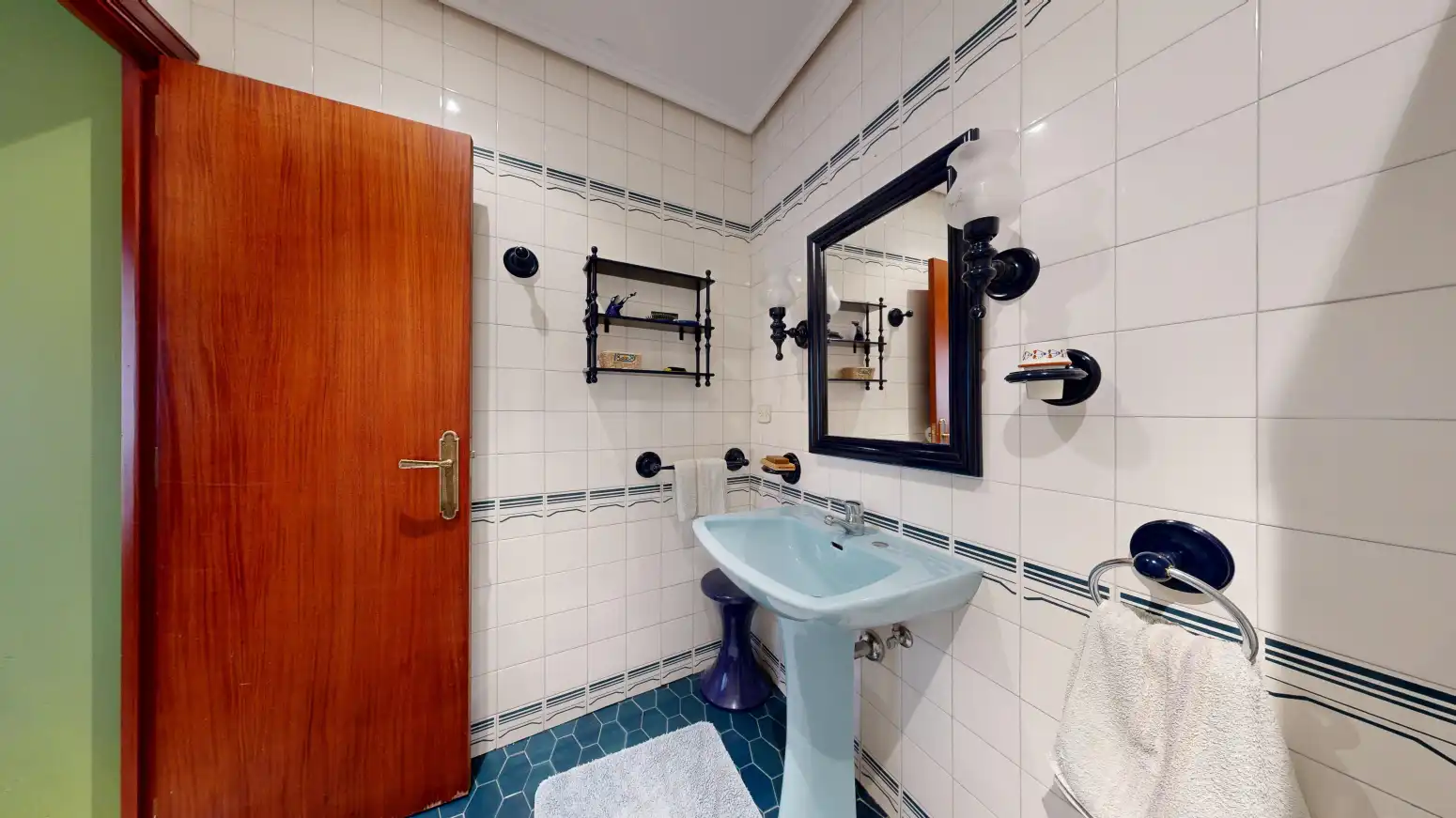 Bathroom of Houses for sale in Tafalla  with Heating, Private garden and Parquet flooring