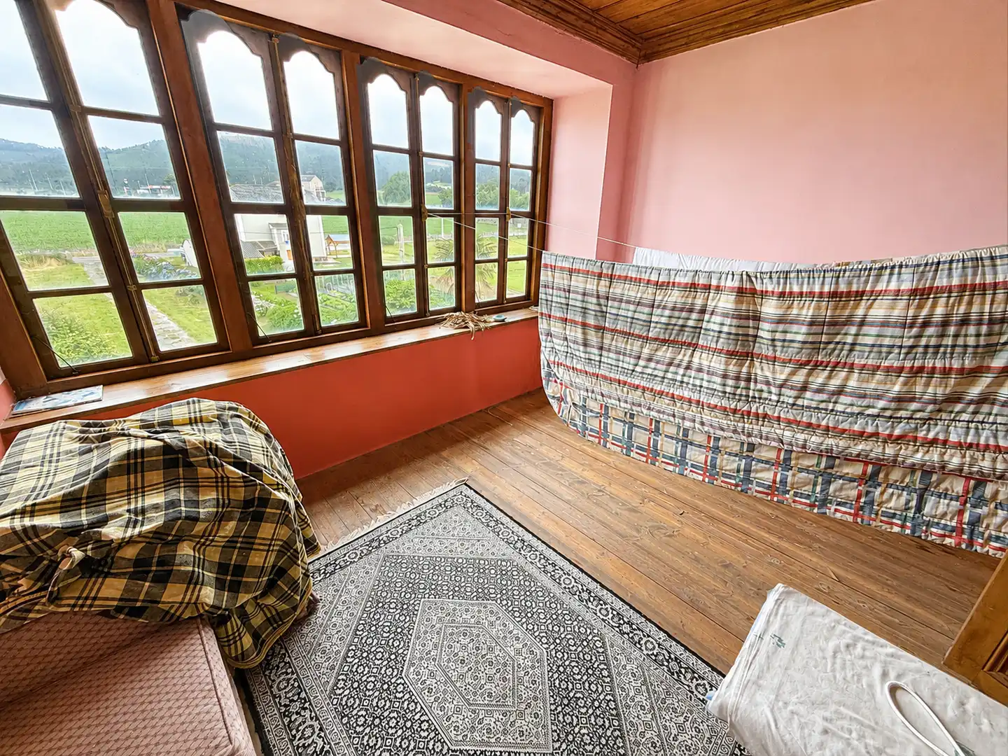 Dormitori de Casa o xalet en venda en Coaña amb Jardí privat, Traster i Moblat