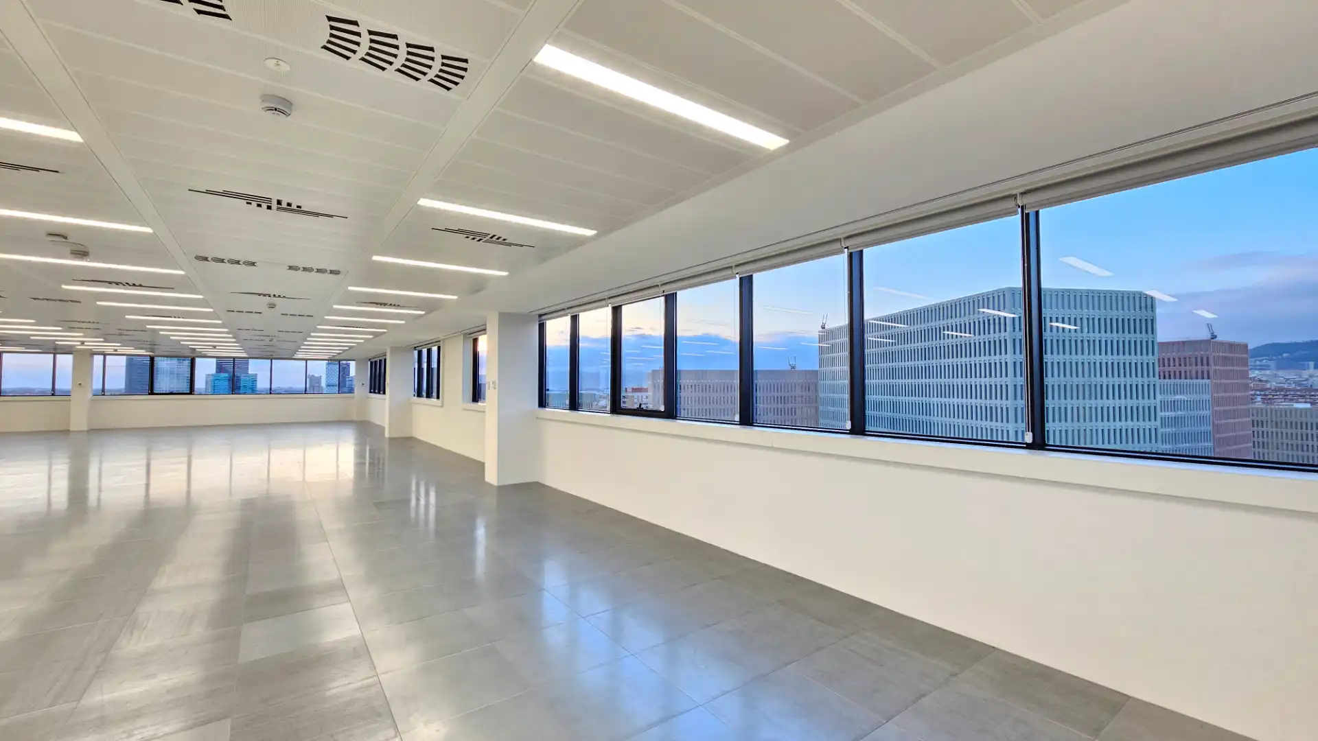 Büro zur Miete in Barcelona mit Klimaanlage, Heizung und Alarm