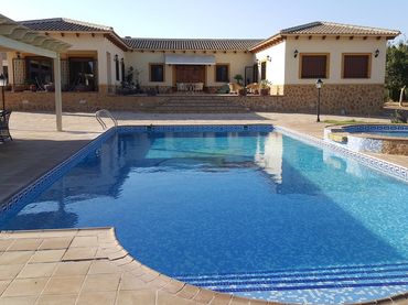 Casa rústica con piscina en venta en N/A