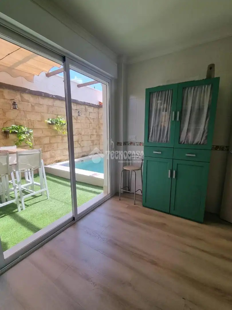 Casa aparellada en venda a Morón de la Frontera, imagen 10