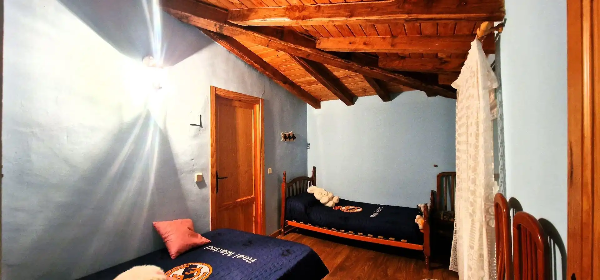 Schlafzimmer von Einfamilien-Reihenhaus zum Verkauf in Jarandilla de la Vera mit Klimaanlage, Terrasse und Möbliert