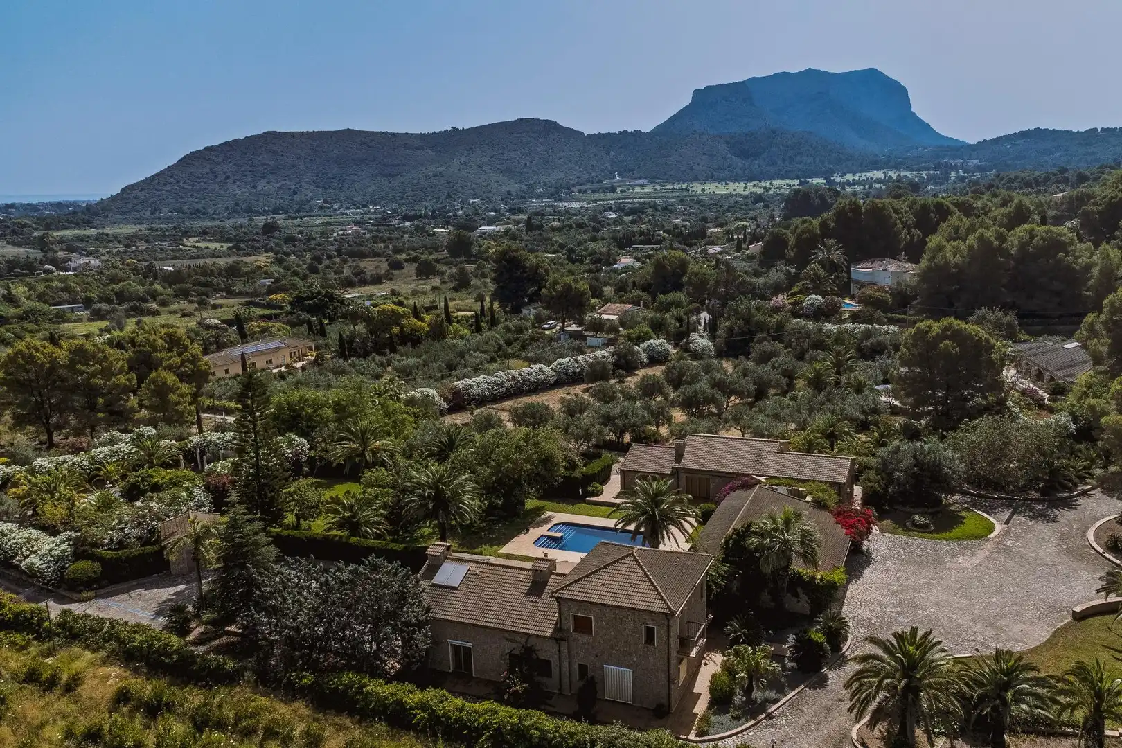 Vista exterior de Casa o xalet en venda en Pedreguer amb Aire condicionat, Calefacció i Jardí privat