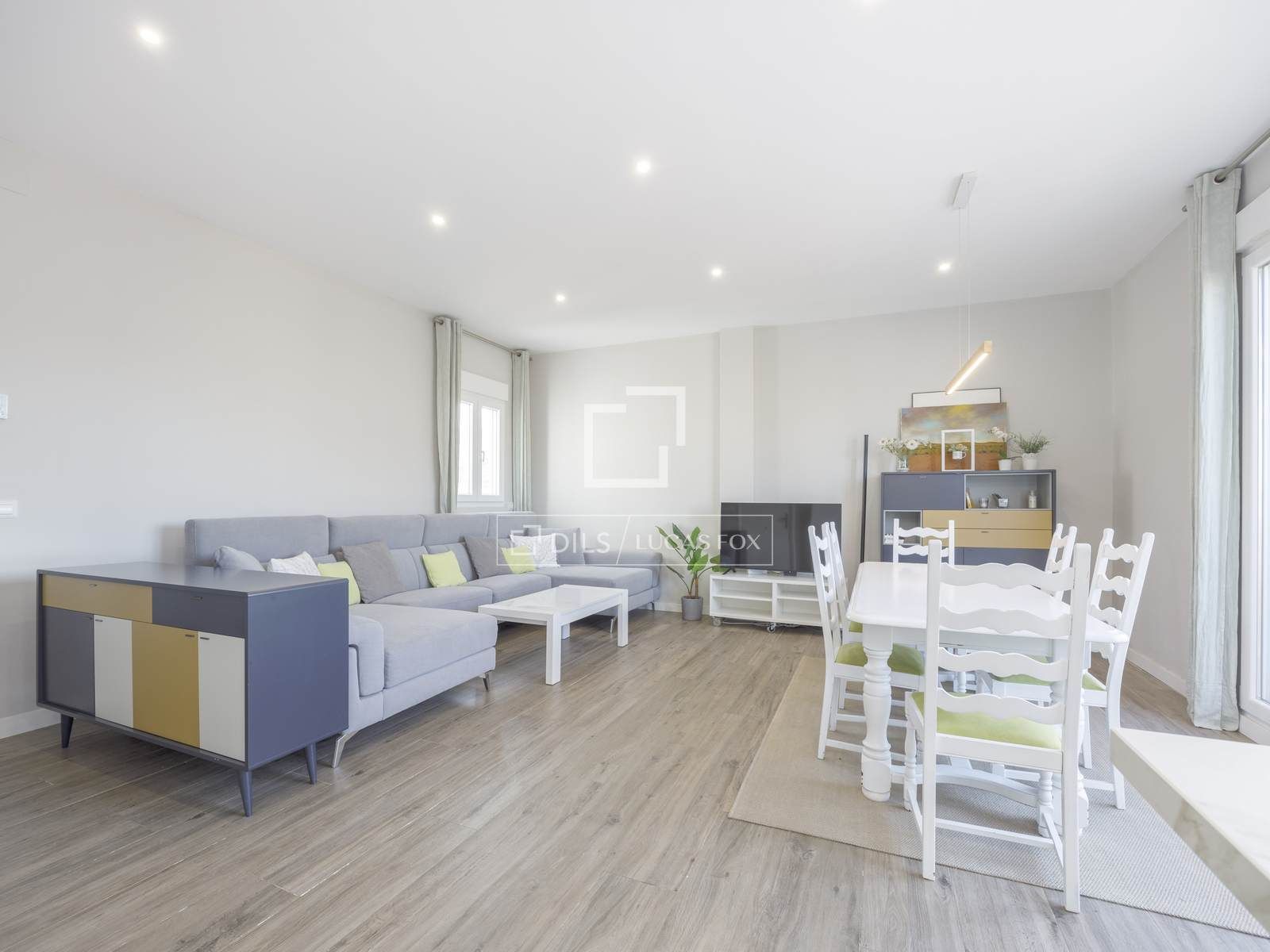 Living room of Attic to rent in  Valencia Capital  with Heating, Parquet flooring and Terrace