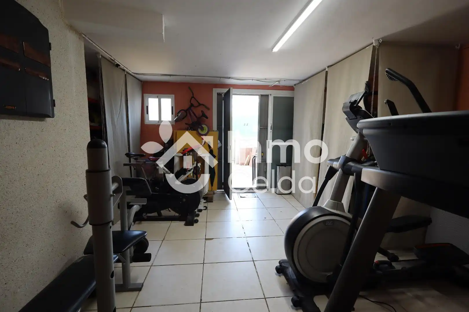 Casa adosada en venta en Chiva con Aire acondicionado, Calefacción y Jardín privado