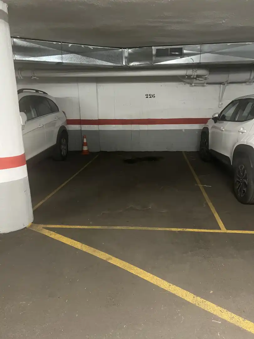 Parkplatz von Garage zur Miete in Barcelona