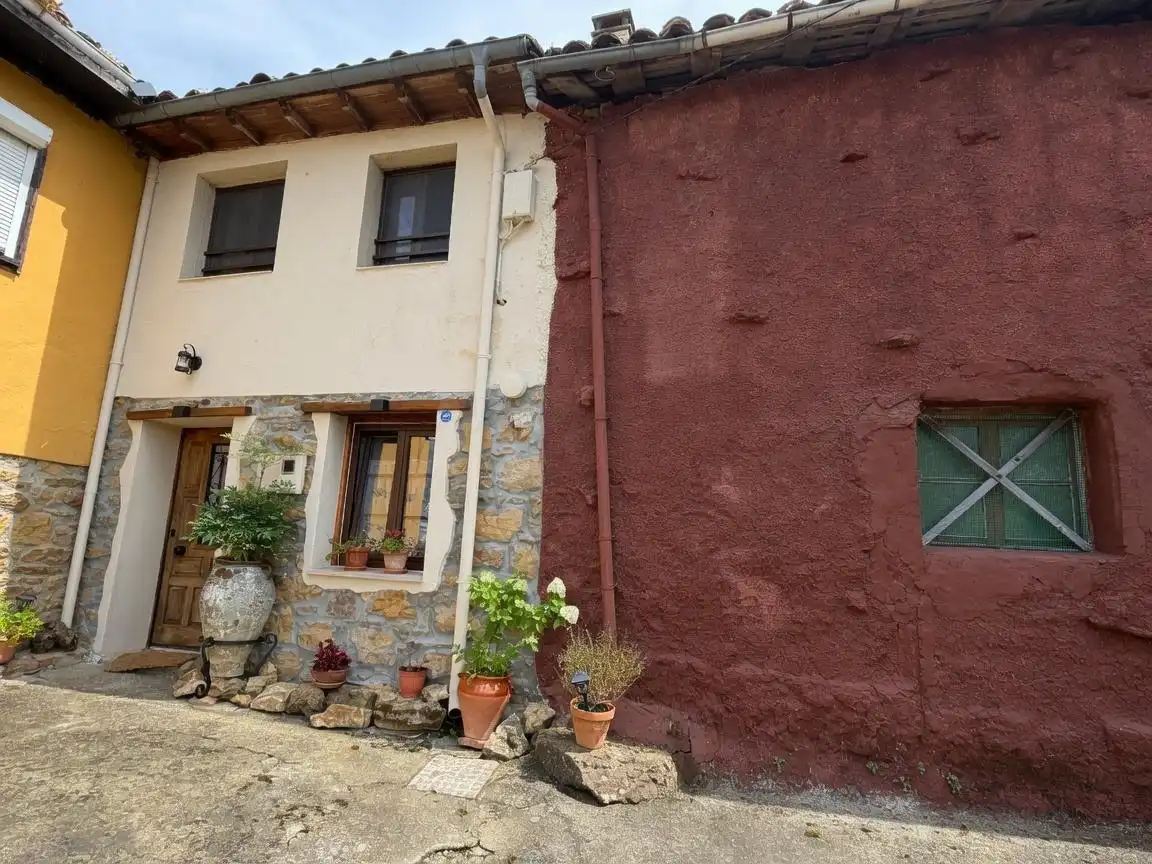 Außenansicht von Country house zum Verkauf in Piloña