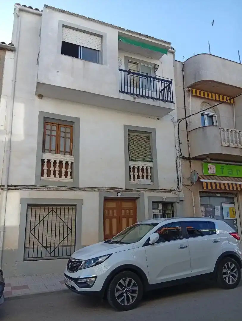 Vista exterior de Casa adosada en venda en Castellar amb Traster, Moblat i Forn