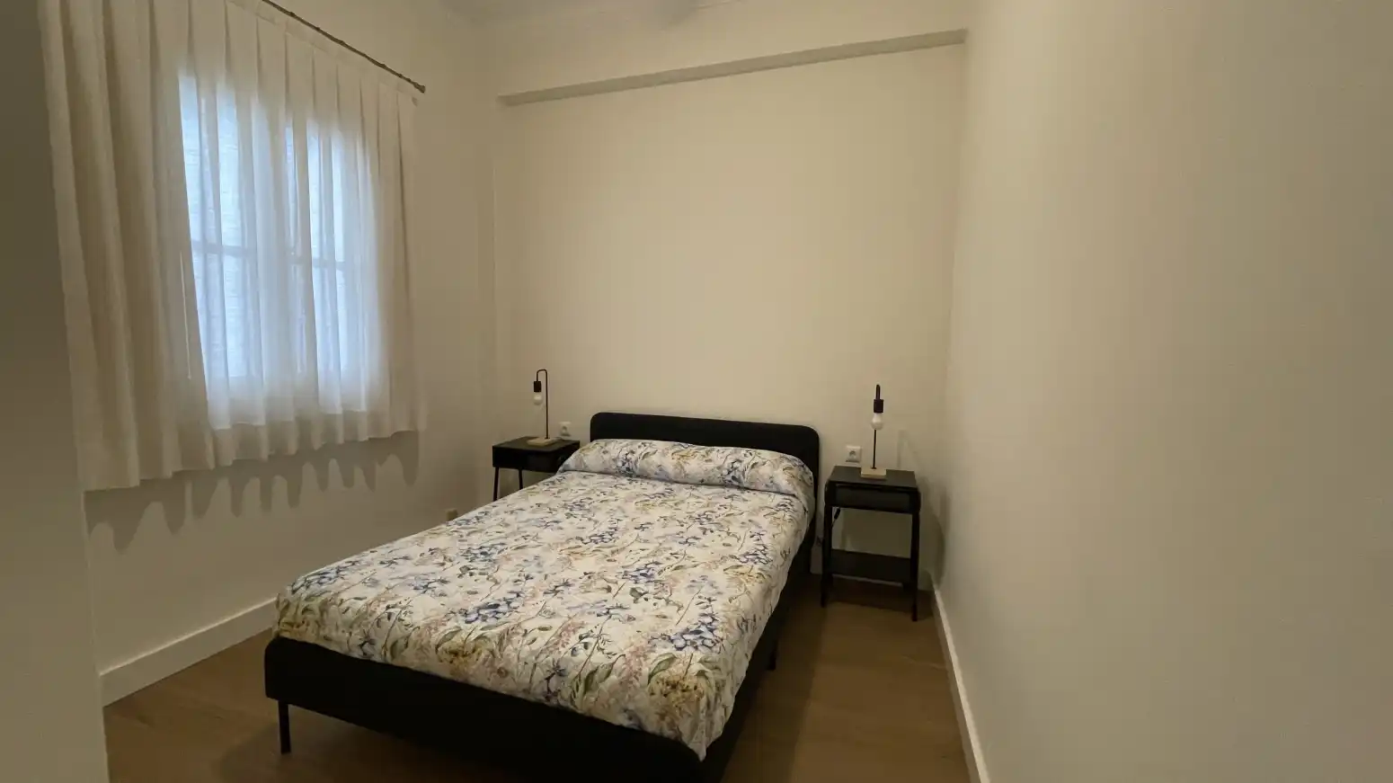 Dormitori de Pis de lloguer en Valencia amb Aire condicionat, Calefacció i Parquet