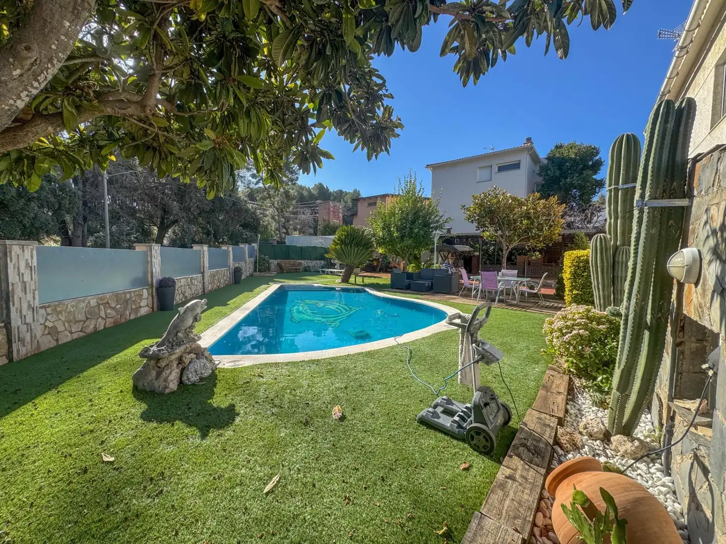 Piscina de Casa o chalet en venta en Sant Esteve Sesrovires con Aire acondicionado, Calefacción y Balcón