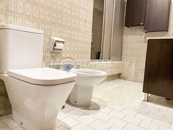 Bathroom of Flat for sale in Vigo   with Heating, Parquet flooring and Terrace