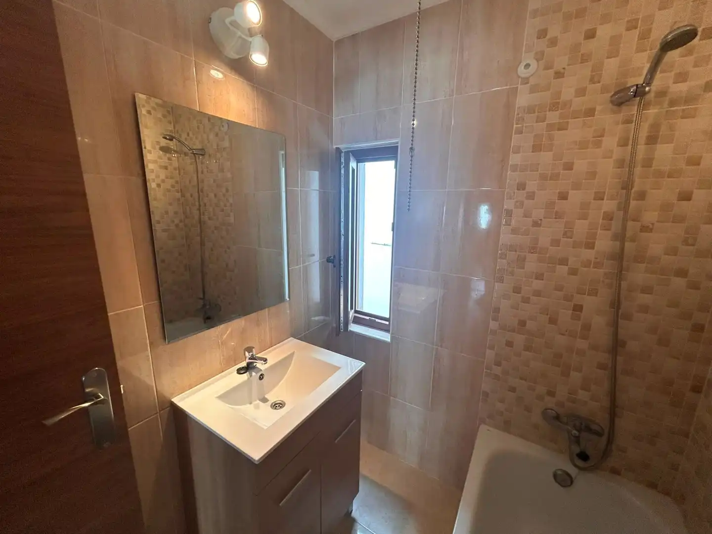 Bany de Pis en venda en Ribadesella amb Terrassa