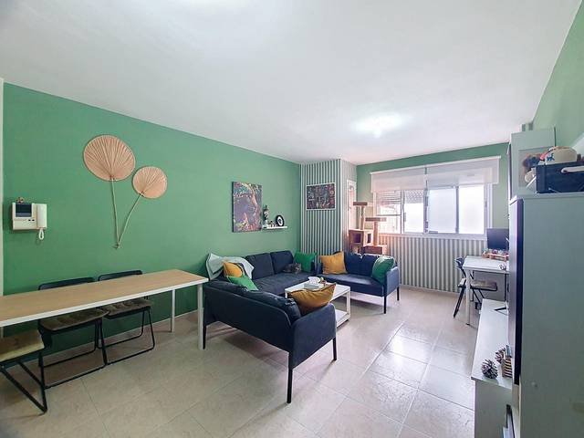 Piso en Venta en Calle BATALLA DEL EBRO en Siete Palmas
