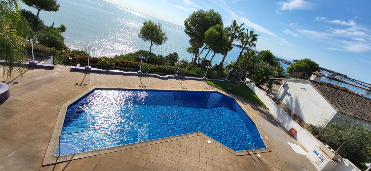 Piscina de Apartament en venda en Alcanar amb Aire condicionat, Terrassa i Traster