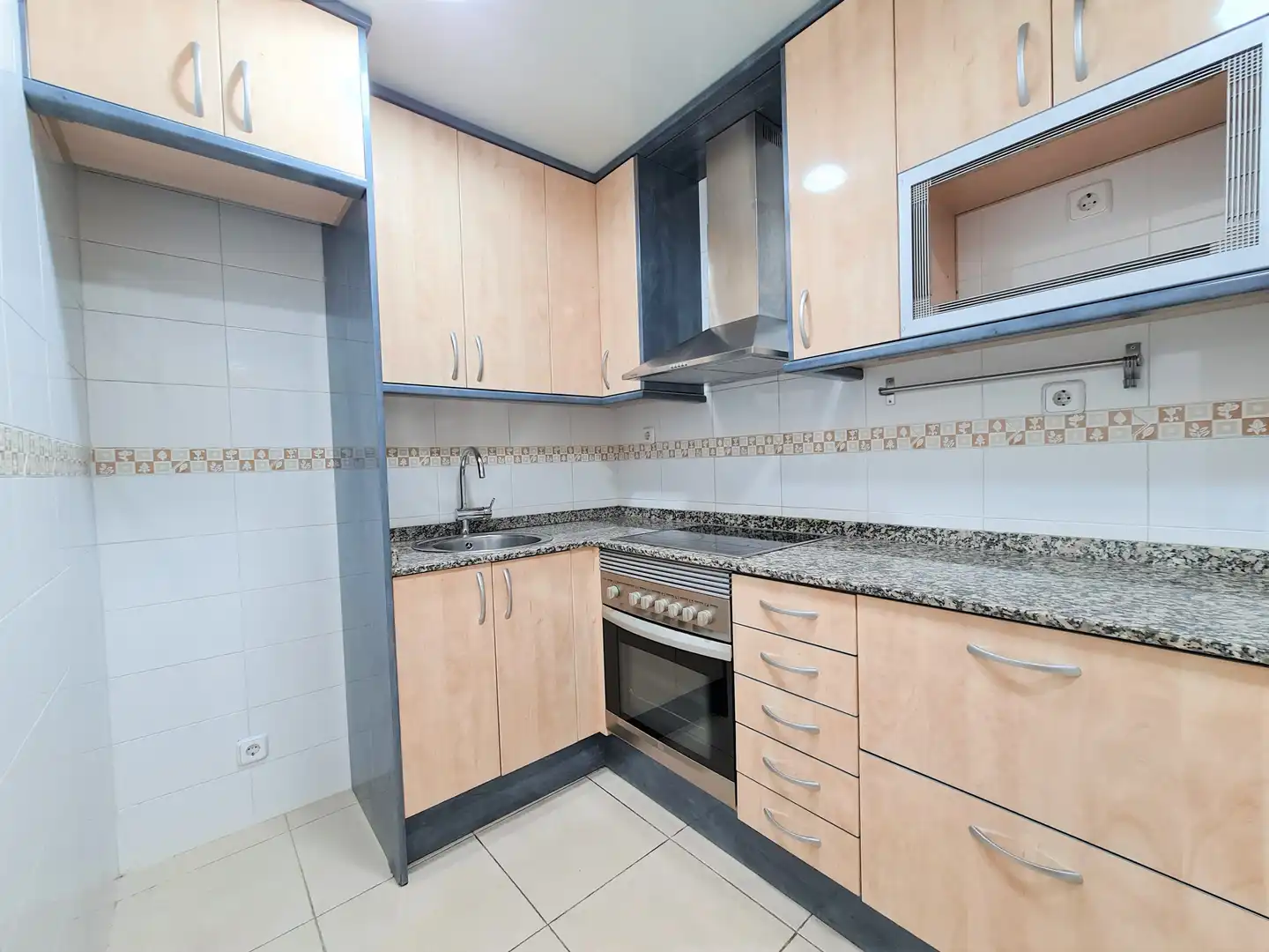 Cocina de Piso en venta en L'Hospitalet de Llobregat