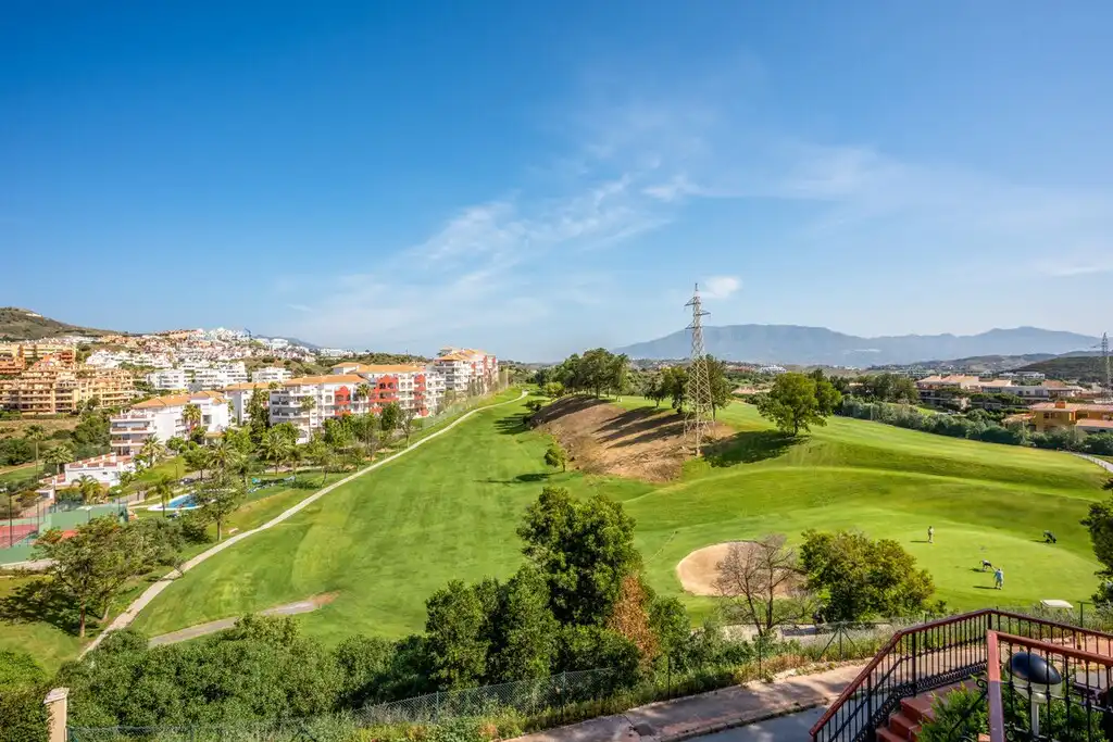 Apartamento con piscina en venta en Riviera del Sol, imagen 18