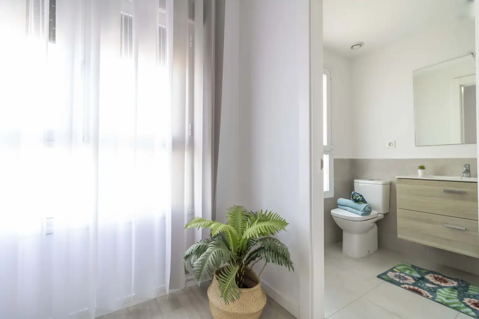 Baño de Piso en venta en Sevilla con Aire acondicionado, Calefacción y Jardín privado