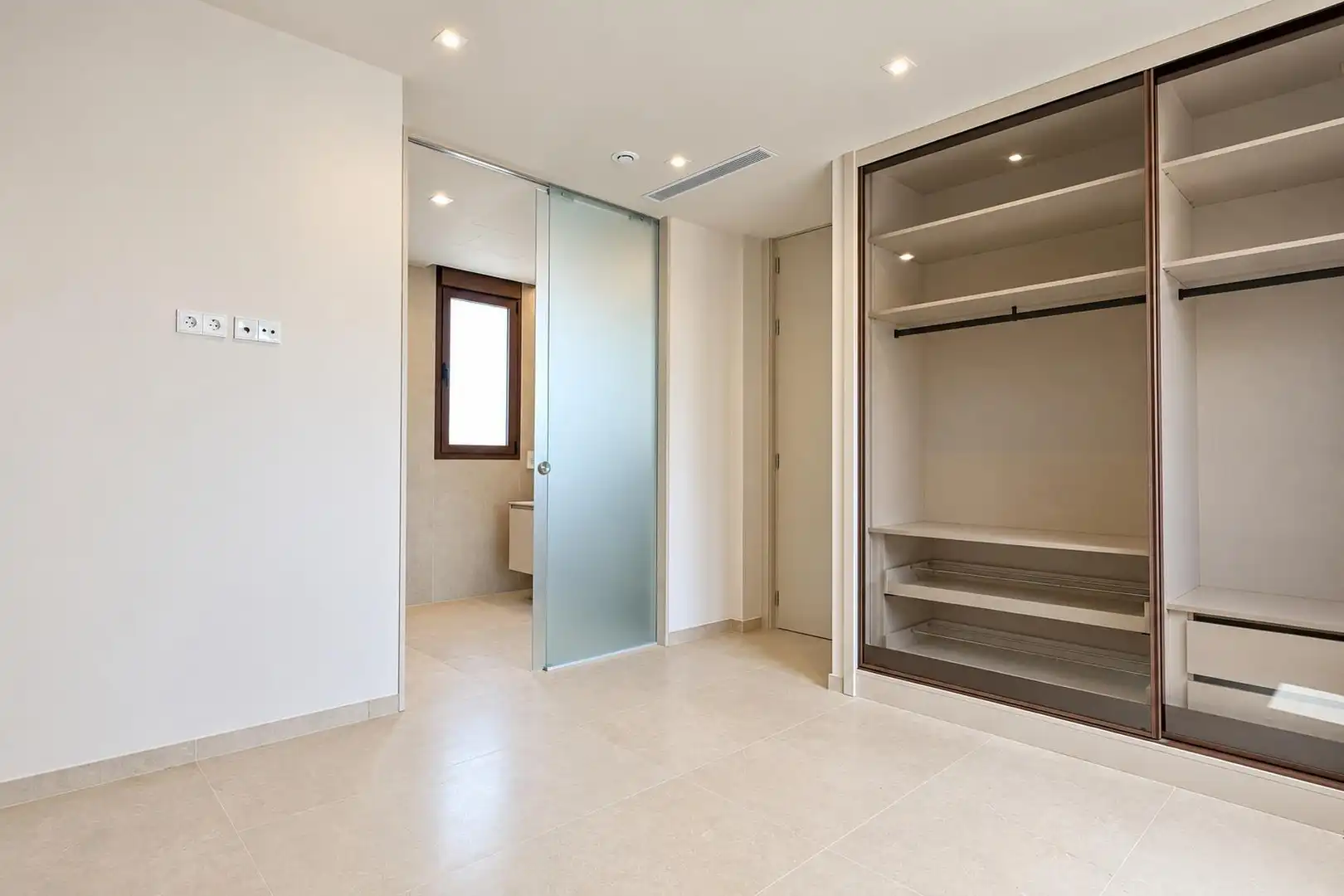 Chalet con piscina en venta en Marisol Park - Ortembach - Los Almendros, imagen 23