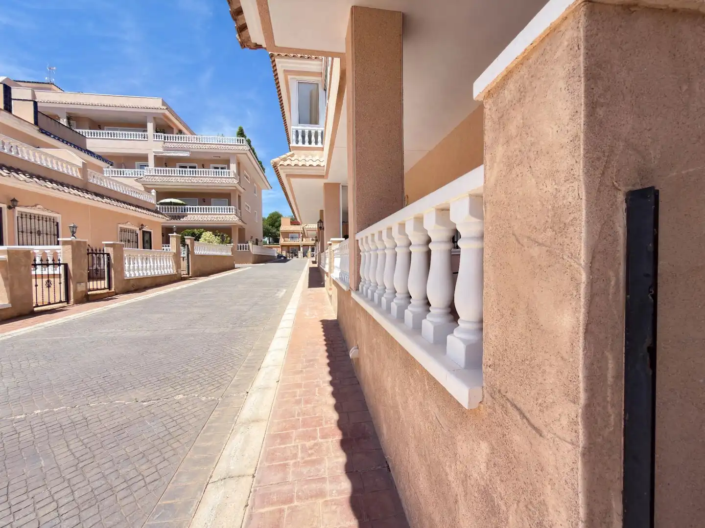 Vista exterior de Apartament en venda en Orihuela amb Aire condicionat, Jardí privat i Terrassa