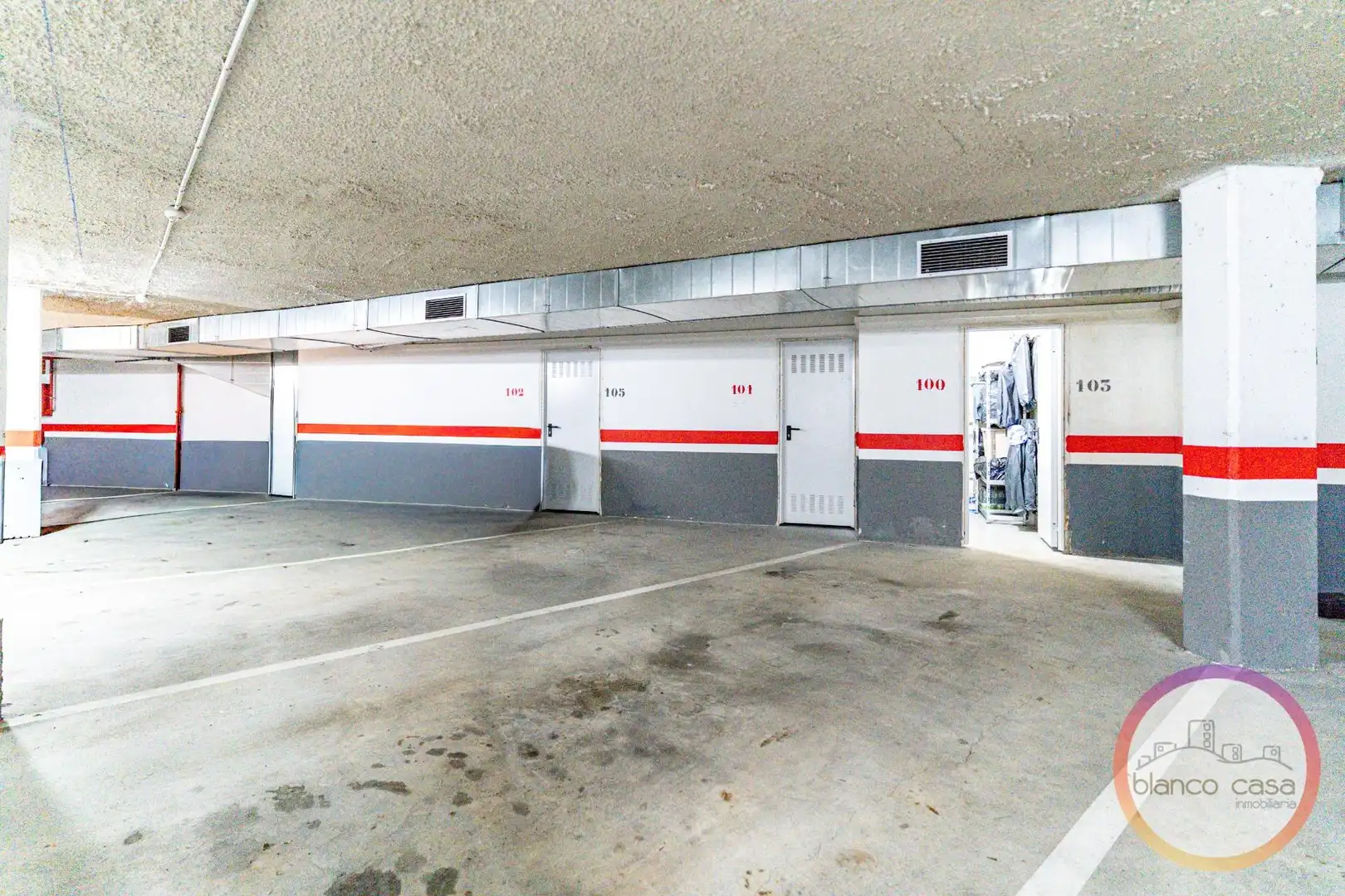 Parking de Piso de alquiler en Malpica de Bergantiños con Calefacción, Terraza y Trastero
