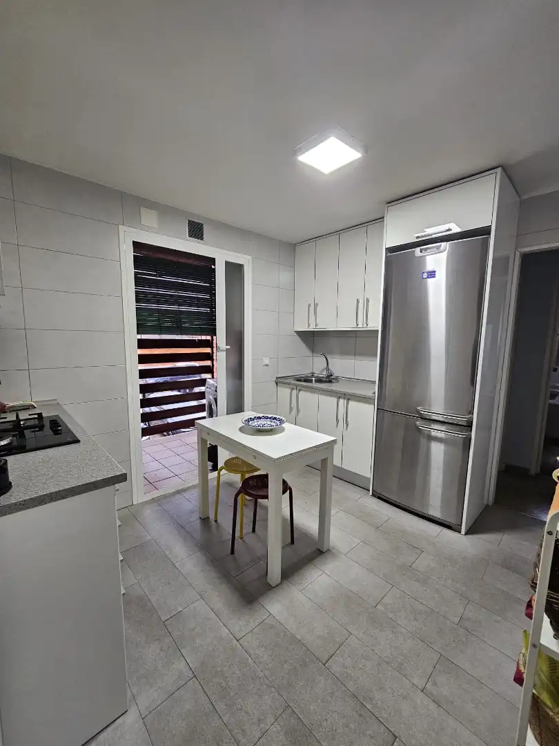 Cuina de Pis en venda en Madrid amb Calefacció, Terrassa i Moblat