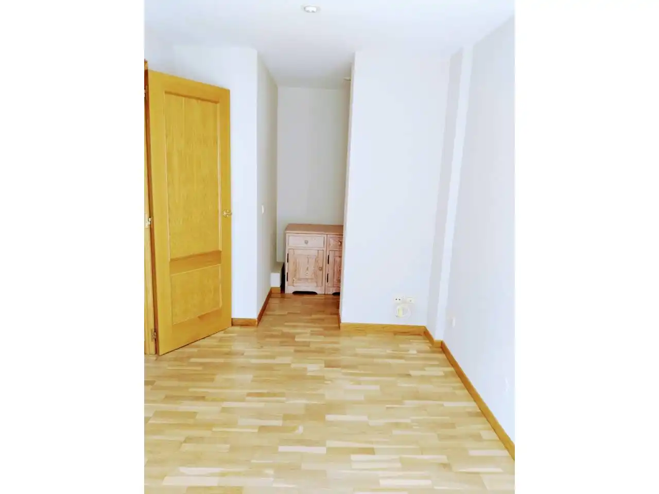 Habitación de Dúplex de alquiler en Burgos con Calefacción, Parquet y Amueblado