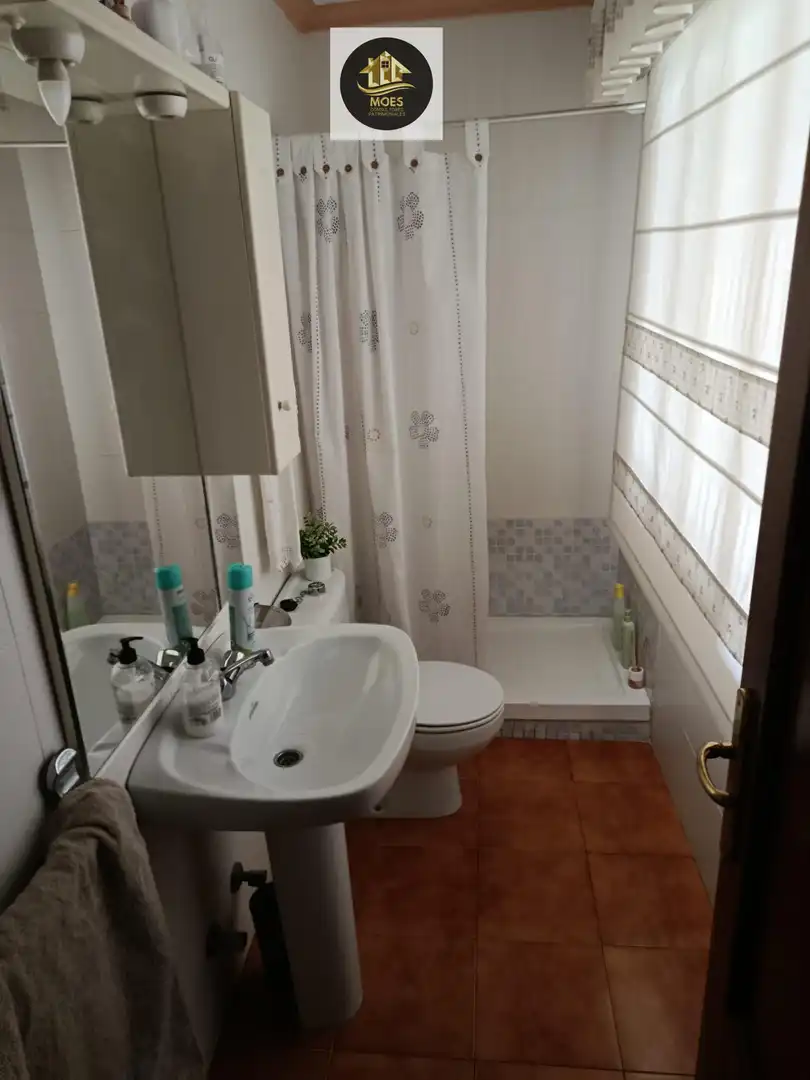 Bany de Casa o xalet en venda en Jaén amb Aire condicionat, Calefacció i Terrassa
