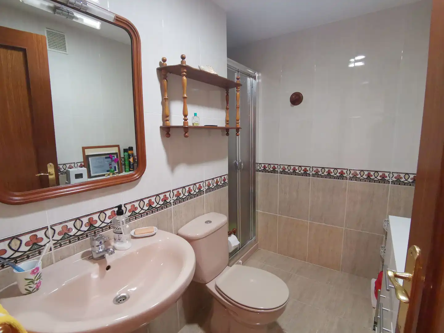 Baño de Piso en venta en Avilés con Calefacción, Parquet y Trastero