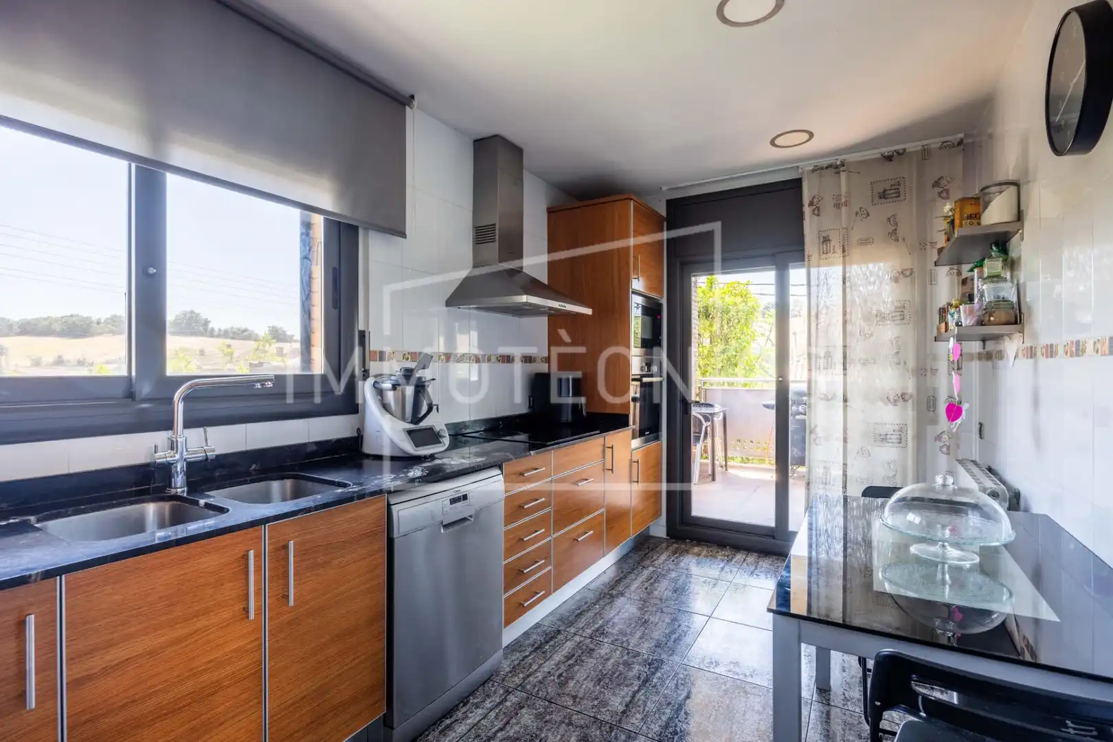 Cocina de Casa o chalet en venta en La Roca del Vallès con Calefacción, Jardín privado y Terraza