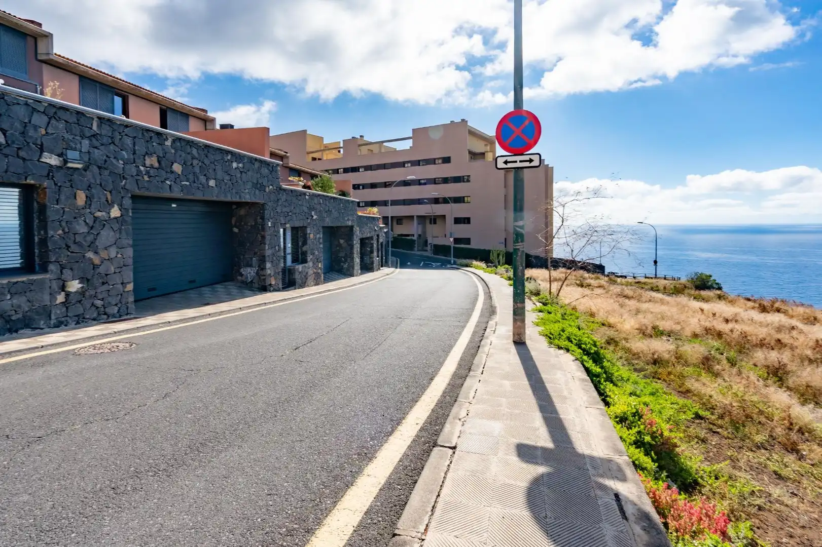 Vista exterior de Casa adosada en venta en Santa Cruz de Tenerife con Aire acondicionado, Terraza y Trastero