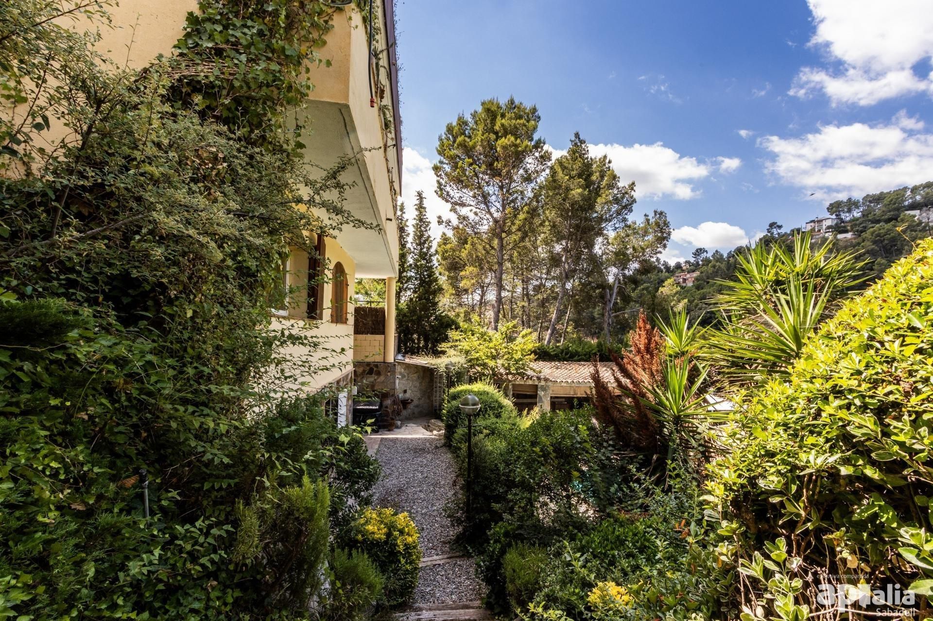 Jardí de Casa o xalet en venda en Castellar del Vallès amb Aire condicionat, Calefacció i Jardí privat