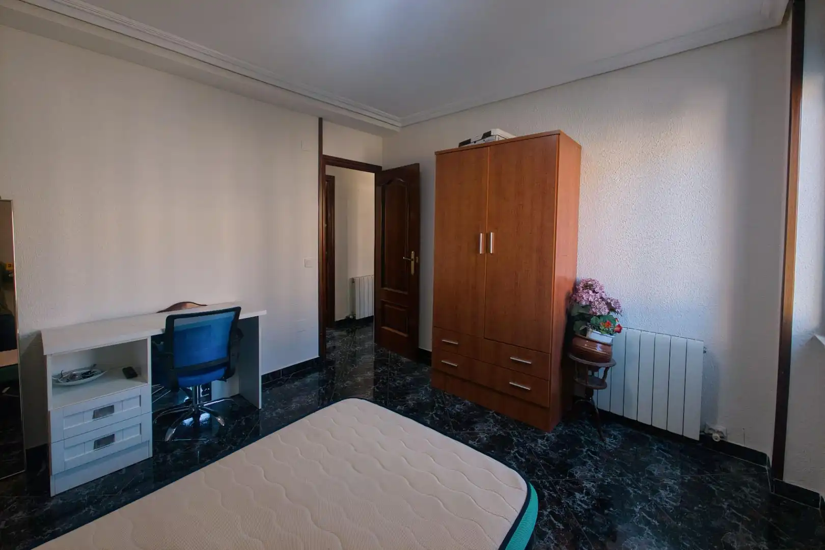 Bedroom of Flat for sale in Jaén