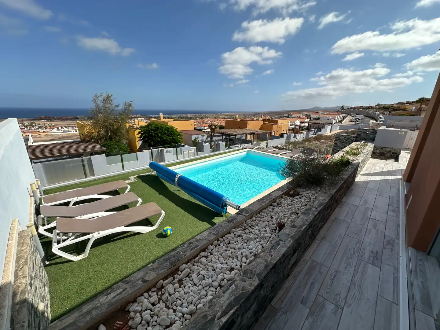 Casa aparellada amb terrassa en venda a Calle Tibiabin, imagen 4
