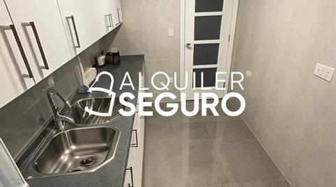 Foto 5 de Piso de alquiler en Ocaña, Puerta Bonita, Madrid