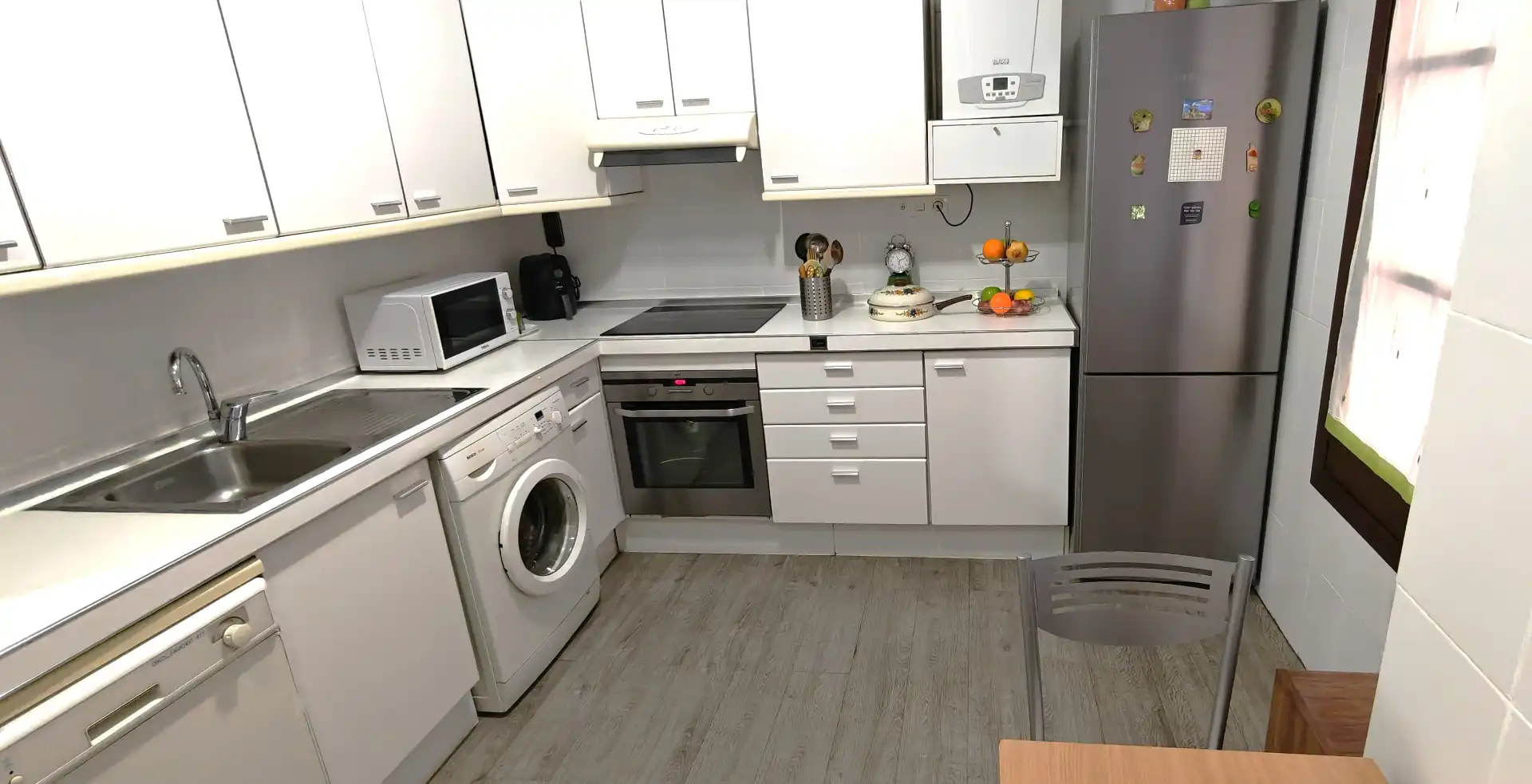 Kitchen of Flat for sale in Zaragoza  with Air Conditioner, Heating and Parquet flooring