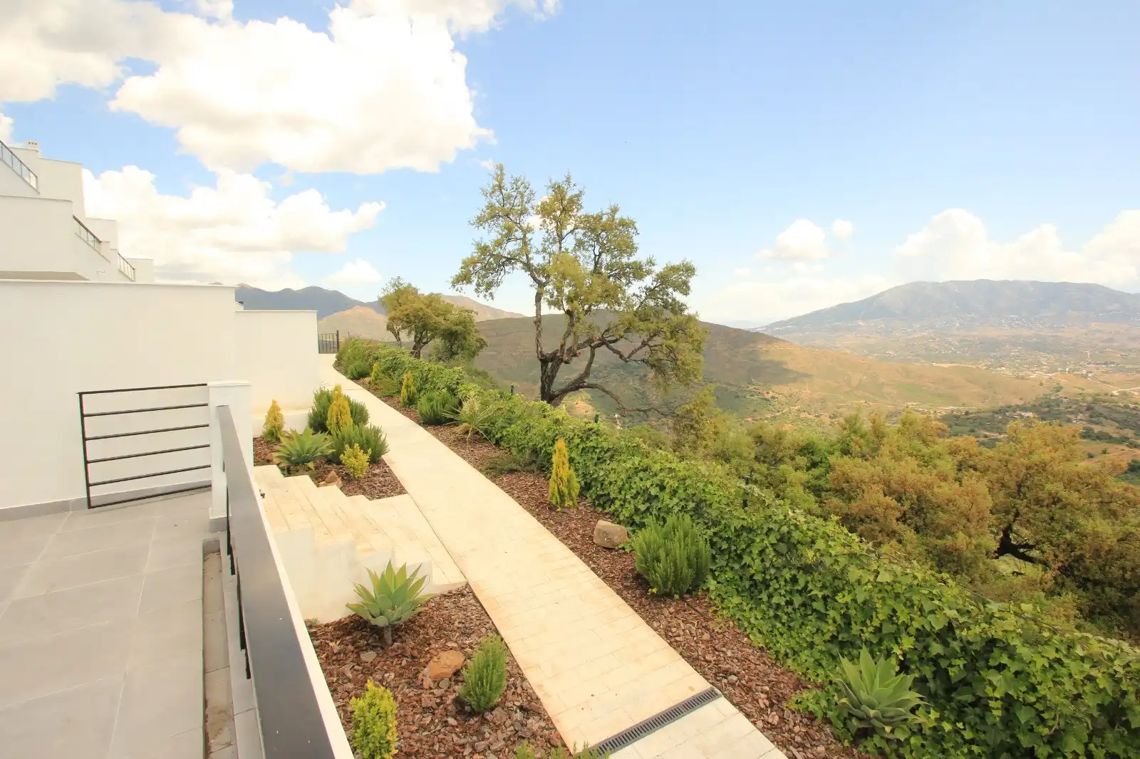 Terrasse von Einfamilien-Reihenhaus zur Miete in Marbella mit Klimaanlage, Terrasse und Schwimmbad