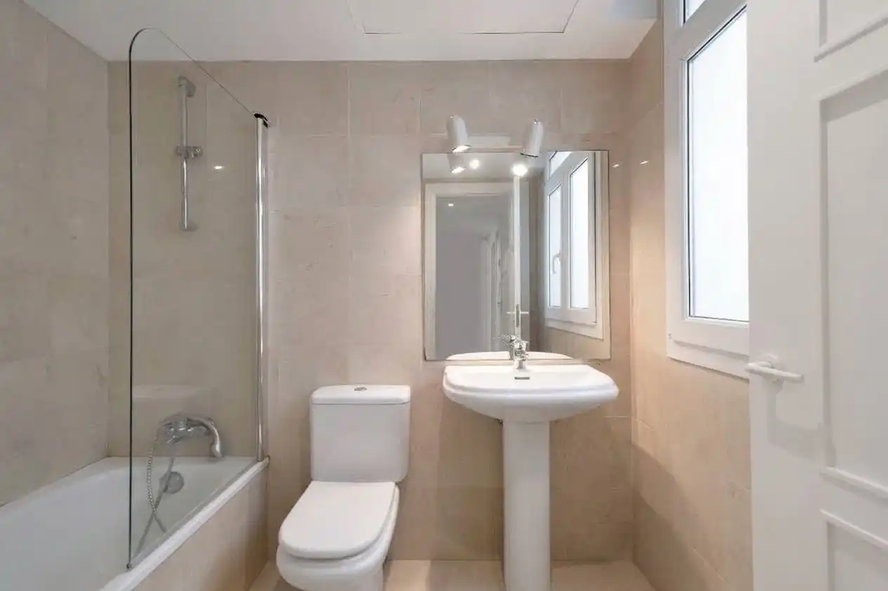 Bathroom of Apartments for sale in Marbella  with Air Conditioner, Heating and Private garden