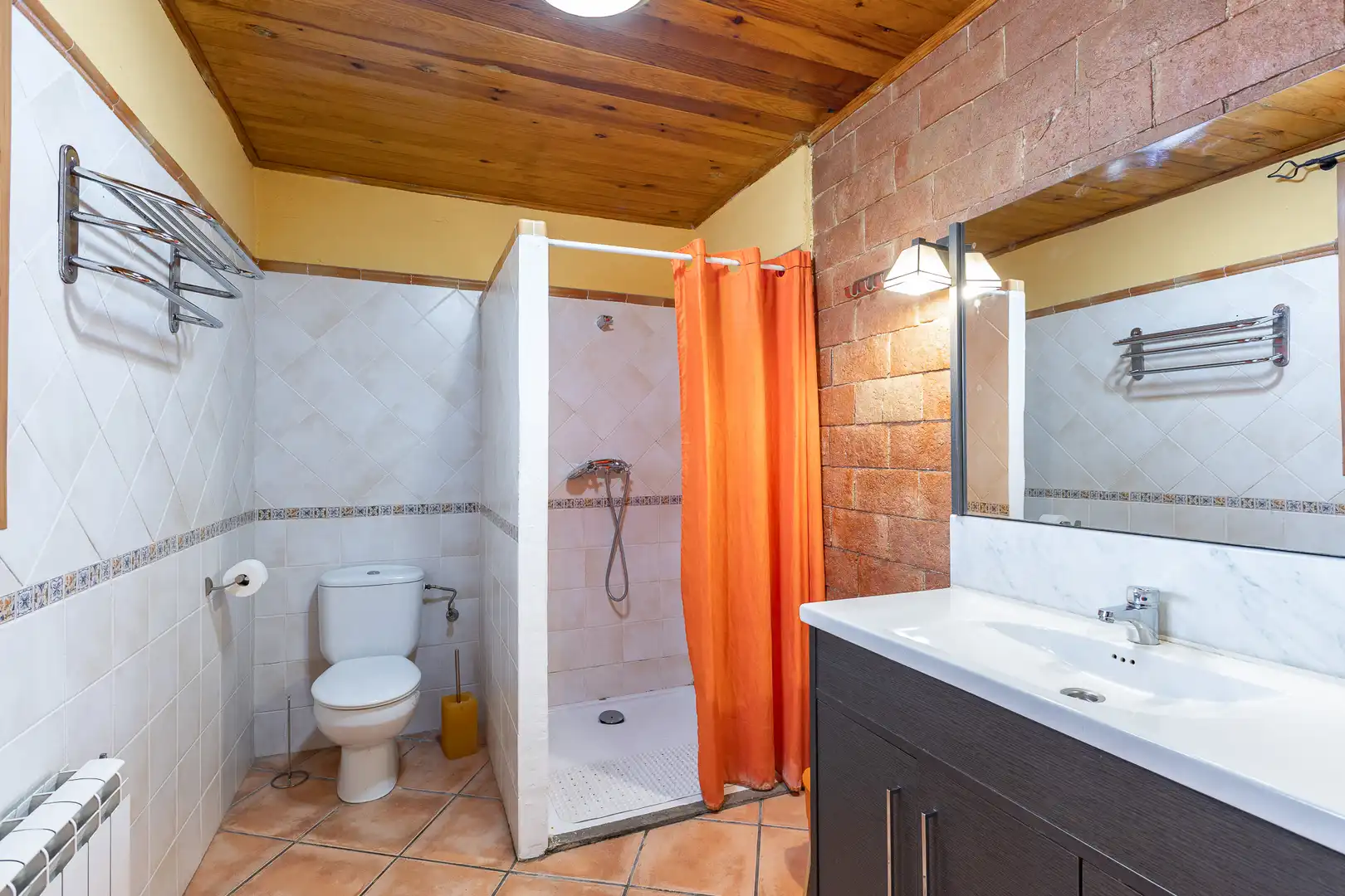 Baño de Casa adosada en venta en Torrelavit con Calefacción y Terraza