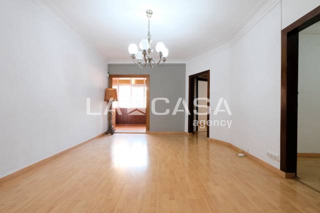 Piso en Venta en Carrer de Concepción Arenal en Vilapicina i la Torre Llobeta