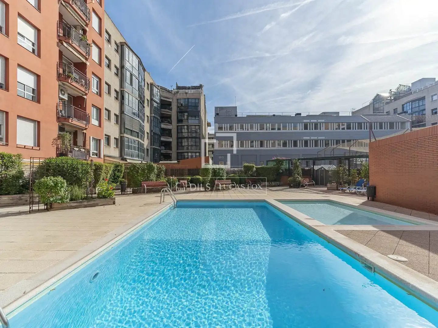 Schwimmbecken von Dachboden zum Verkauf in Barcelona mit Klimaanlage, Heizung und Terrasse