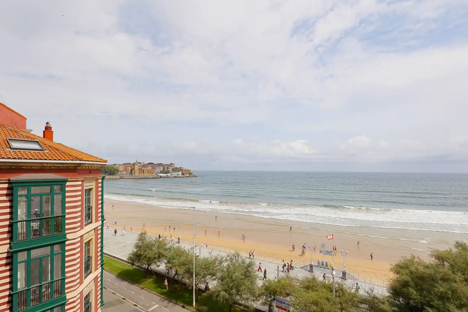Habitación de Piso de alquiler en Gijón  con Calefacción y Amueblado