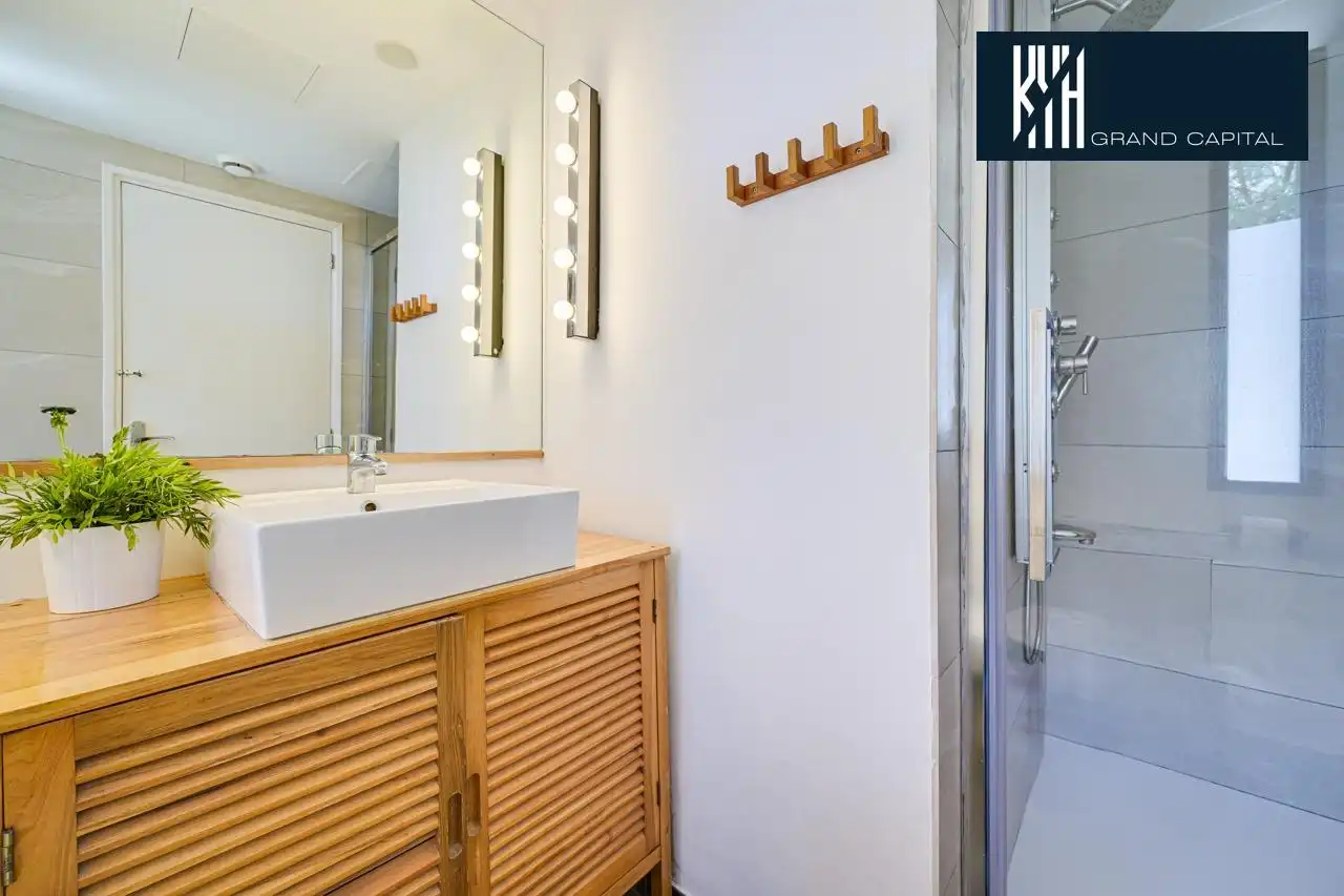 Detached house with pool for sale in Carrer Carrer Alexandria, imagen 83