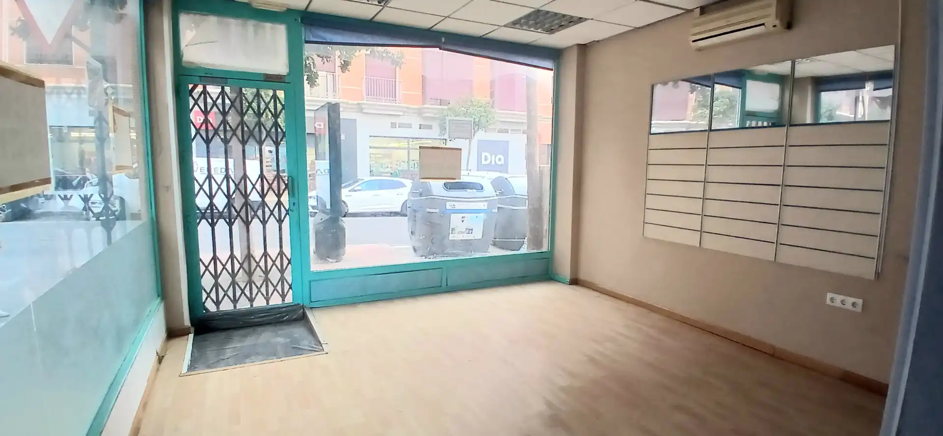 Local comercial en venda a Avenida de Pablo Iglesias 70, imagen 2