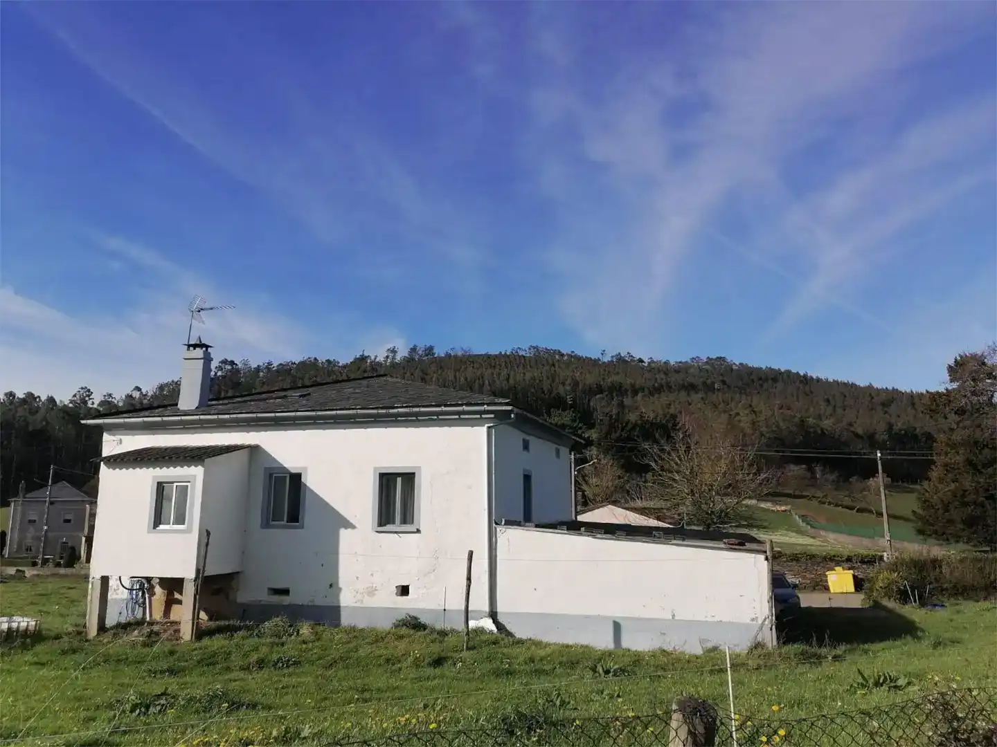Vista exterior de Finca rústica en venda en Mondoñedo amb Jardí privat, Traster i Moblat