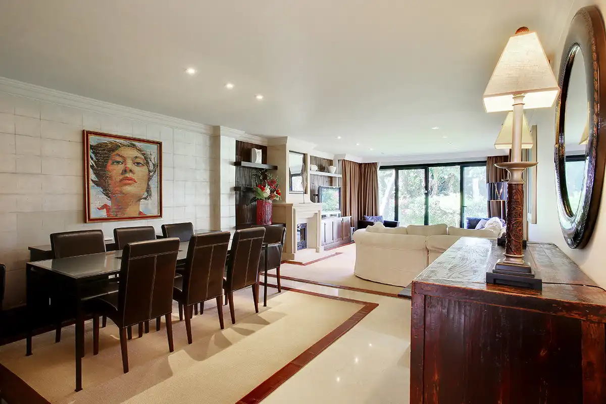 Wohnzimmer von Erdgeschoss zur Miete in Marbella mit Klimaanlage, Terrasse und Schwimmbad